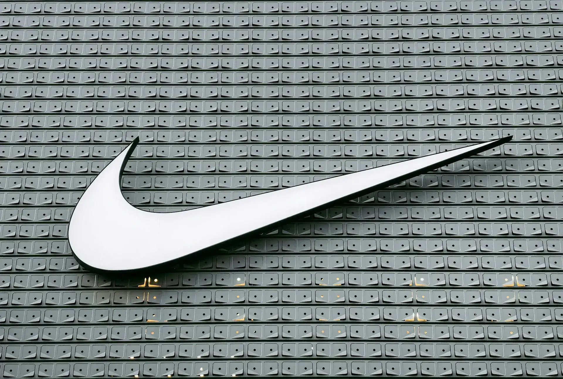 ตัวอย่างแบรนด์ดังที่ใช้ O2O Marketing - Nike