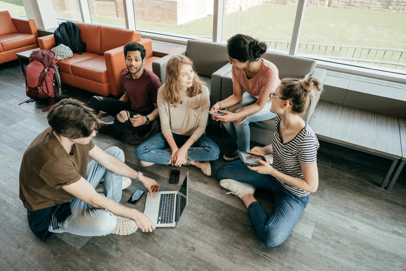 Soft Skills คือ ทักษะที่เกี่ยวข้องกับอุปนิสัย ทัศนคติ และการเข้าสังคม